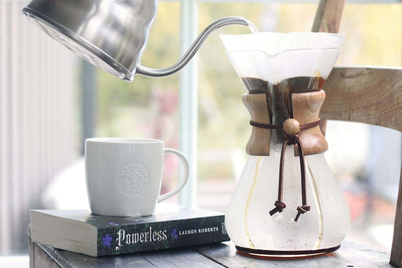 Preparando café en Chemex